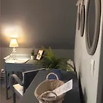 Hostel De Jeunesse-la Hulotte Montreuil (Pas-de-Calais)