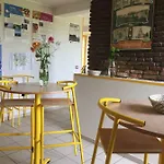 Hostel De Jeunesse-la Hulotte Montreuil (Pas-de-Calais)