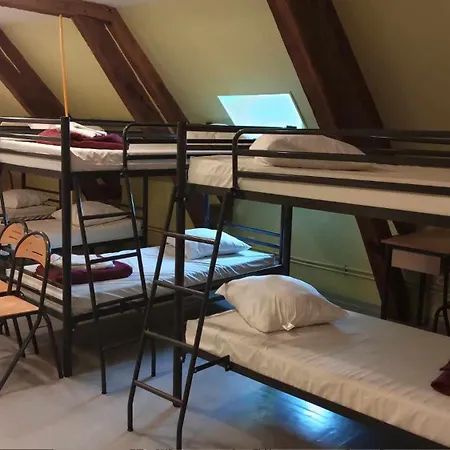 De Jeunesse-la Hulotte Auberge de jeunesse Montreuil (Pas-de-Calais)