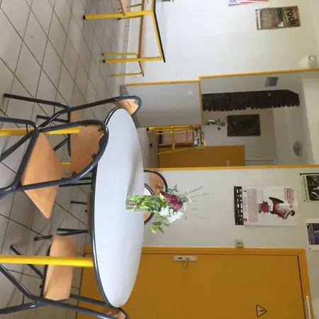 De Jeunesse-la Hulotte Montreuil (Pas-de-Calais)