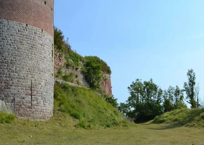 De Jeunesse-la Hulotte Auberge de jeunesse Montreuil (Pas-de-Calais)