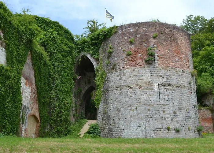 De Jeunesse-la Hulotte * Montreuil (Pas-de-Calais)